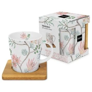 ppd Tasse in Geschenkverpackung Fiore Holzteller – weiße Tasse mit zartem Blüten-Motiv auf einem Holzuntersetzer samt passender Geschenkbox