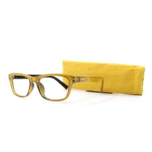 Augenstolz Fertiglesebrille Bright Sun – Lesebrille mit transparent-gelbem Rahmen und schwarzen Bügelenden, daneben aufgestelltes gelbes Etui