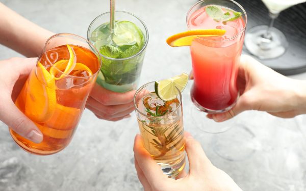 Belebende alkoholfreie Drinks genießen